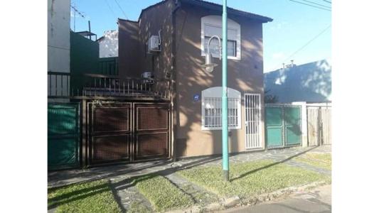 Excelente casa/duplex en Carapachay , 75 mt2, 2 habitaciones
