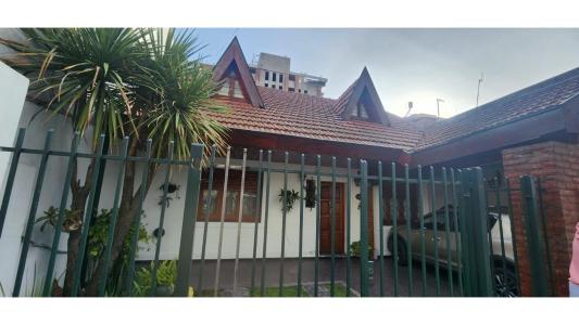 Casa en venta en Ituzaingó norte, 200 mt2, 4 habitaciones