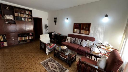 Casa tres dormitorios venta  Ituzaingo  salida a dos calles, 140 mt2, 3 habitaciones
