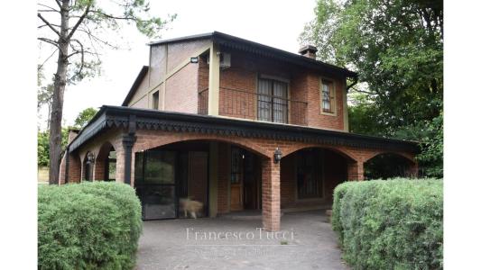 Casa en Venta en Moreno, 200 mt2, 3 habitaciones
