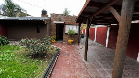 Casa venta tres dormitorios Ituzaingo Norte, 100 mt2, 3 habitaciones
