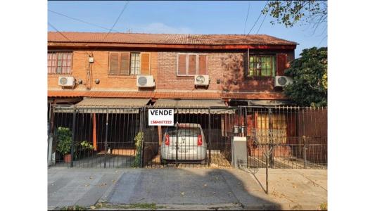 Duplex a la venta en Villa Luzuriaga., 82 mt2, 3 habitaciones