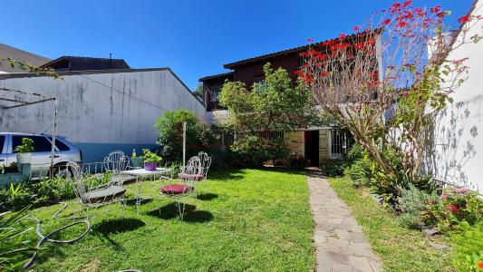 Casa Venta para Remodelar 8 Amb Jardín Cochera Olivos, 227 mt2, 4 habitaciones
