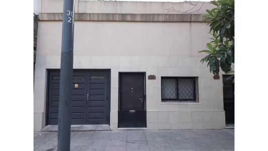 HERMOSO DEPARTAMENTO TIPO CASA AL FRENTE EN EXCELENTE ESTADO, 69 mt2, 2 habitaciones