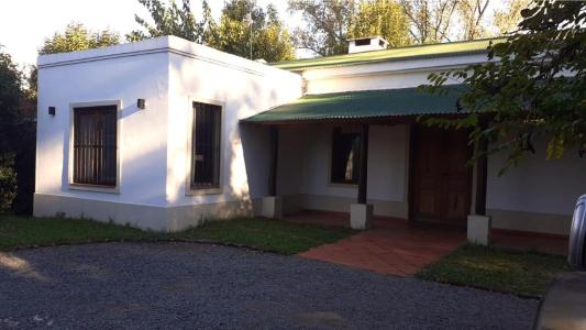 Casa estilo campo, en venta  en Pilar,  entrada a Estancias, 98 mt2, 2 habitaciones