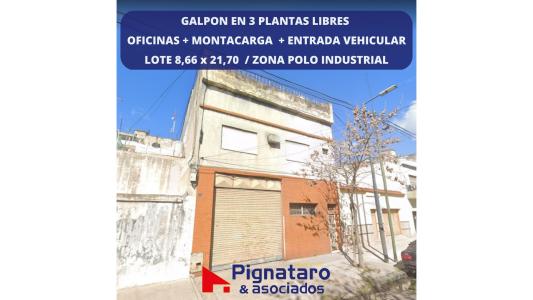 GALPON EN 3 PLANTAS LIBRES + OFICINAS + MONTACARGA , 482 mt2