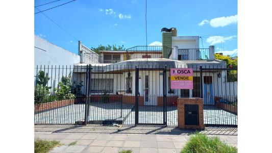 vendo casa   ideal renta o multifamiliar en Moreno , 200 mt2, 4 habitaciones