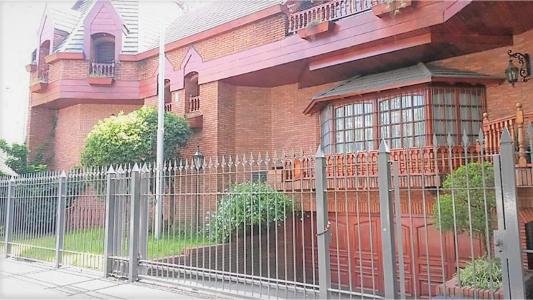 Casa - Belgrano R , 1015 mt2, 5 habitaciones