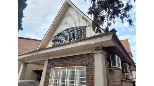 Casa en venta en Ituzaingo Parque Leloir, 150 mt2, 4 habitaciones