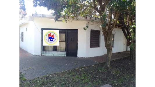 FRANCISCO ALVAREZ CENTRO EN VENTA CASA CON LOCAL OPORTUNIDAD, 3 habitaciones