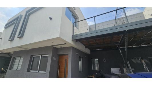 Duplex en venta Ituzaingó norte., 94 mt2, 2 habitaciones