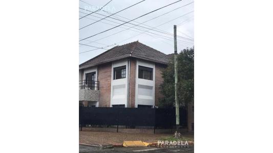 Casa en venta - Castelar Norte - Cardoso al 3000, 220 mt2, 3 habitaciones