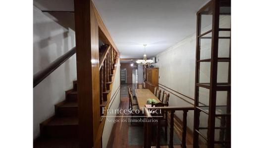 Casa en Venta 3 ambientes Villa Luzuriaga, 250 mt2, 2 habitaciones