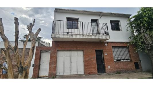 Casa en venta Castelar sur., 90 mt2, 3 habitaciones
