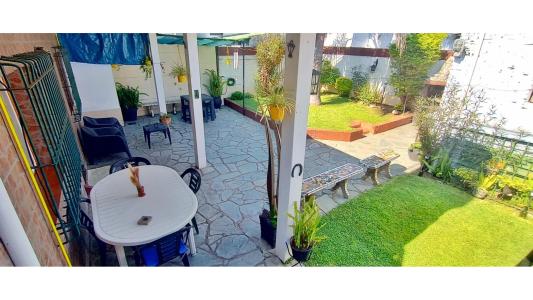 Vivienda multifamiliar | patio, jardín, cochera  y terraza , 156 mt2, 3 habitaciones