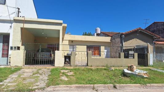 Casa 3 Am, Quincho, 2 Bñ, Terraza P/Edificar. Villa Tesei