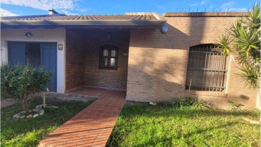 Venta casa apto crédito Ezpeleta, Quilmes, 100 mt2, 1 habitaciones