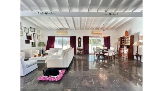 Casa con pileta de natación Altos de Manzanares , 178 mt2, 2 habitaciones
