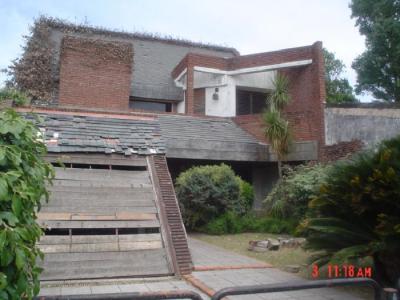 Casa 5 Ambientes  sobre Lote 10 x 56 mts - Zona Villa Sarmiento, 3 habitaciones