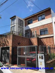 V610 Villa Luro Casa 7amb + Departamento 2 amb Ideal dos familias o Dto para renta