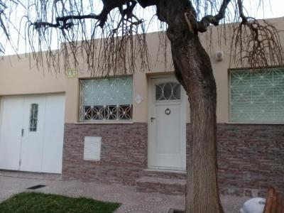 Rosario: Maestro Massa 1075 - Casa de 3 dormitorios, 2 baños, Santa Fe, Argentina, 3 habitaciones