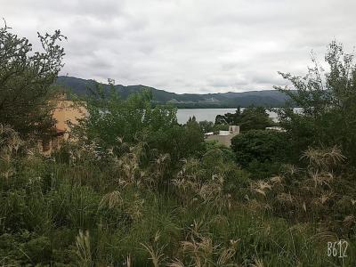 N°Ref 1269-Terreno en Parque Siquiman, con increíble vista al lago San Roque y a 100m de la bajada al lago.