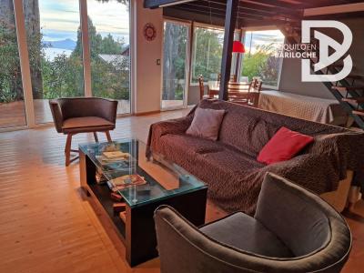 Alquiler Casa Moderna en Bariloche con Vista al Lago y Jacuzzi Exterior., 2 habitaciones