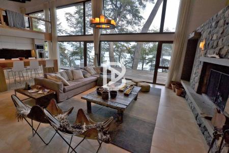 Alquiler Casa en Bariloche con Costa de Lago Nahuel Huapi. 14 PAX. Península de San Pedro., 5 habitaciones