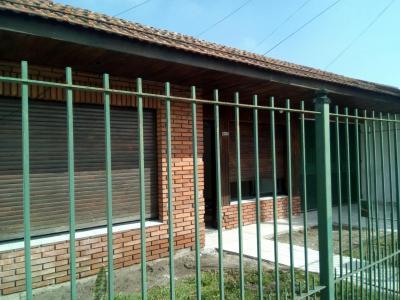OFERTA  Casa grande para dos familias en VENTA en Burzaco, cerca del Club Pucará y Supermercado Changomas
