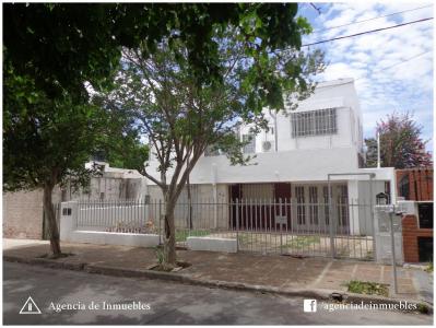VENDE: Casa 3 Dormitorios + Dpto 2 Dormitorios / Los Platanos / OPORTUNIDAD