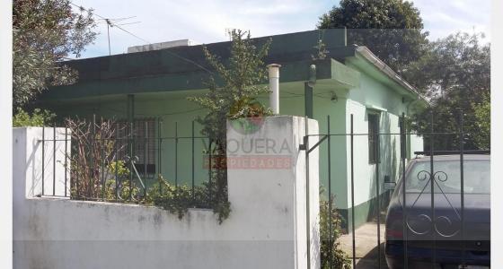Solida casa de dos dormitorios en venta en Los Polvorines.