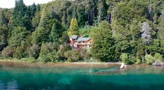 Alquiler Casa en Bariloche con Costa de Lago Nahuel Huapi. 10 PAX., 4 habitaciones